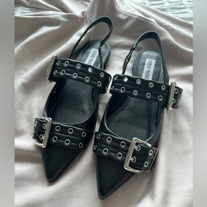 Steve Madden Black Buckle Flats